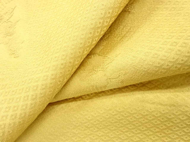  樹木に疋田模様織り出し色無地着物